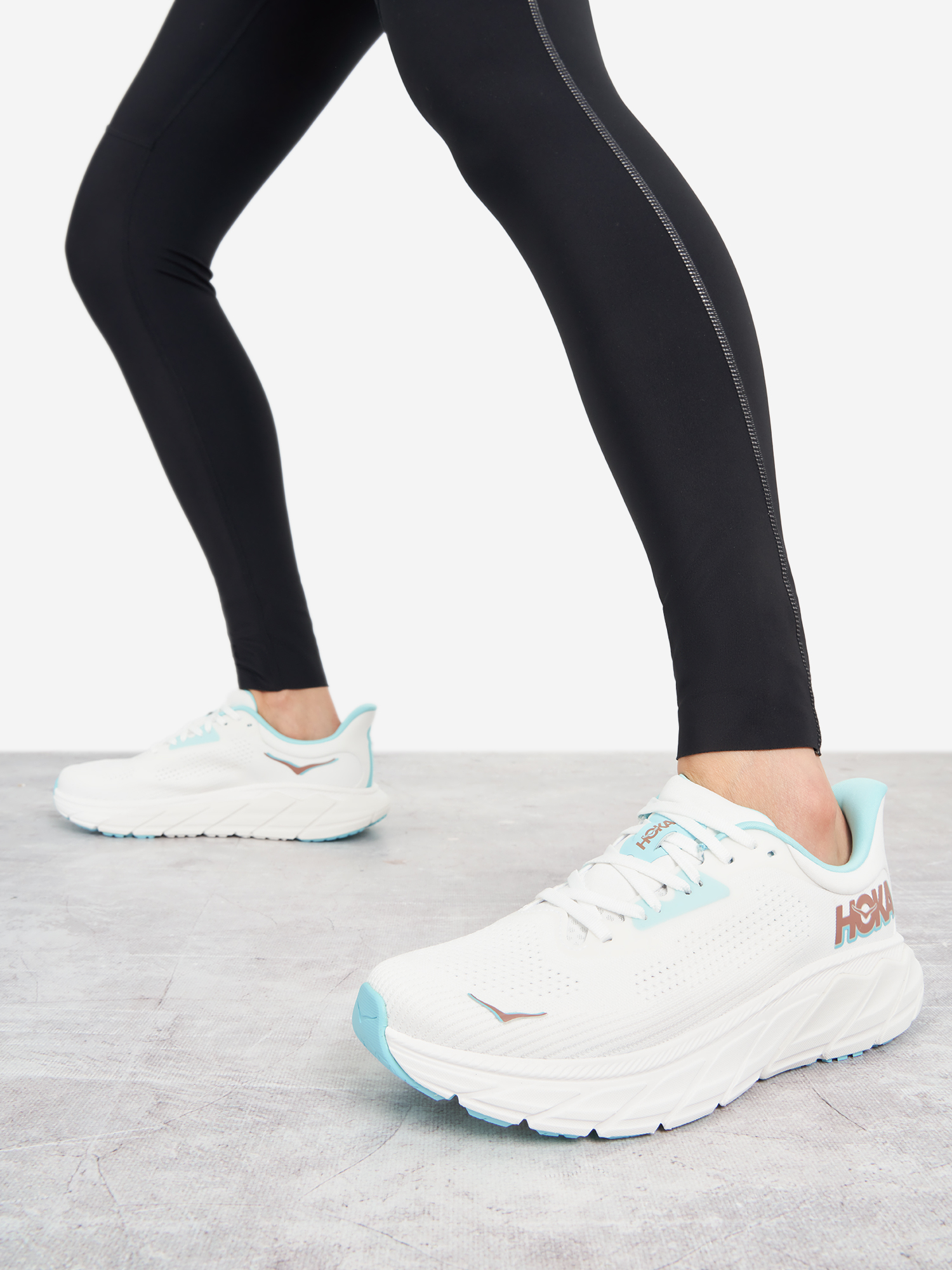 

Кроссовки женские Hoka One One Arahi 7, Белый