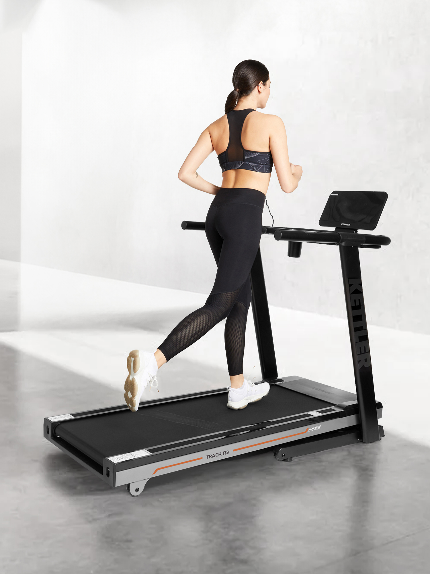 

Беговая дорожка KETTLER Track R3, Черный
