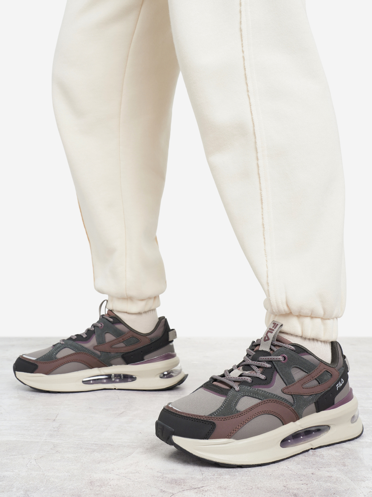 Изображение товара Женские спортивные кроссовки FILA Explore Cl коричневые для активного отдыха