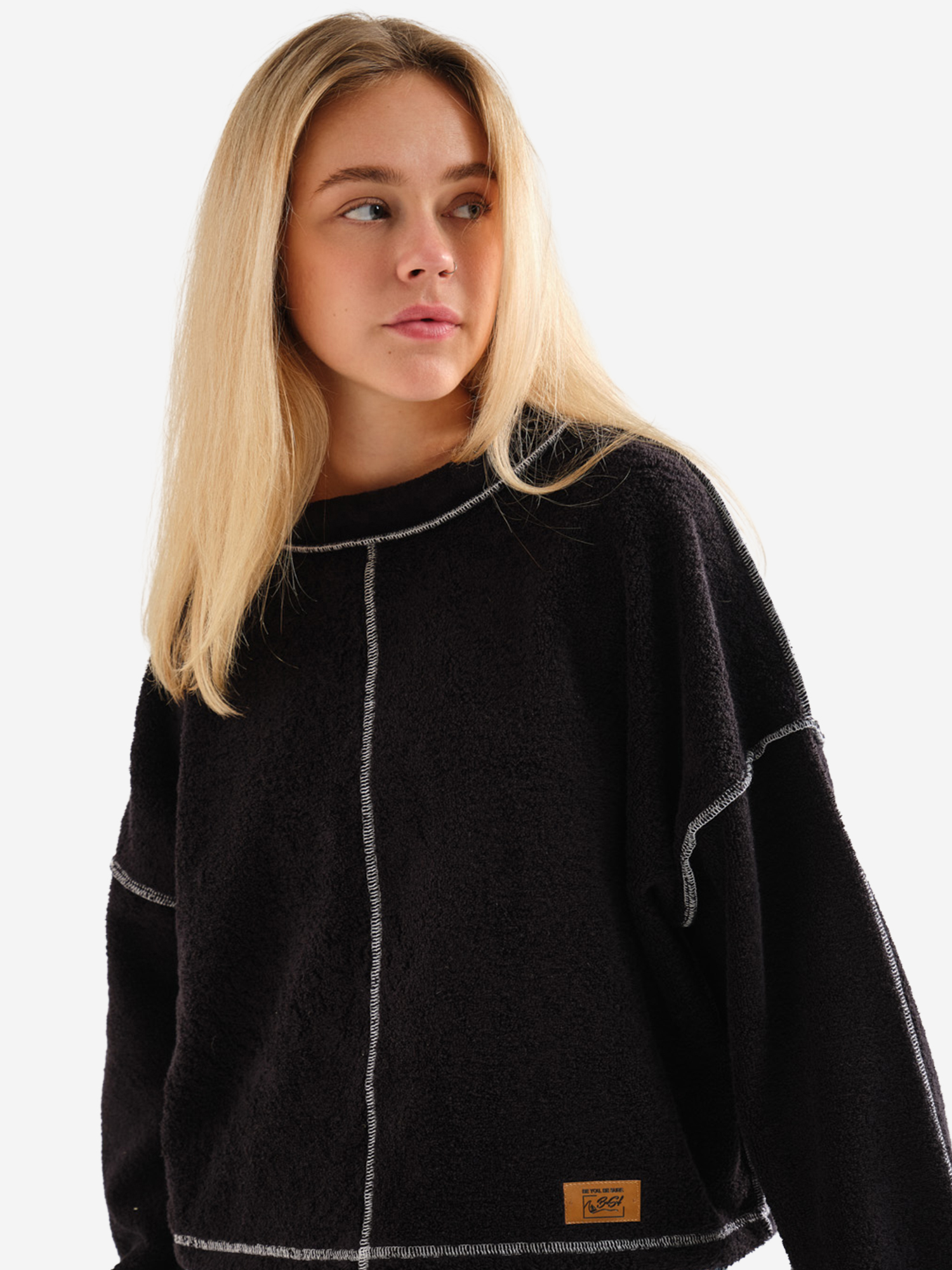 Изображение товара Женский кроп-свитшот BlackPearl BESRF черный стильная повседневная одежда