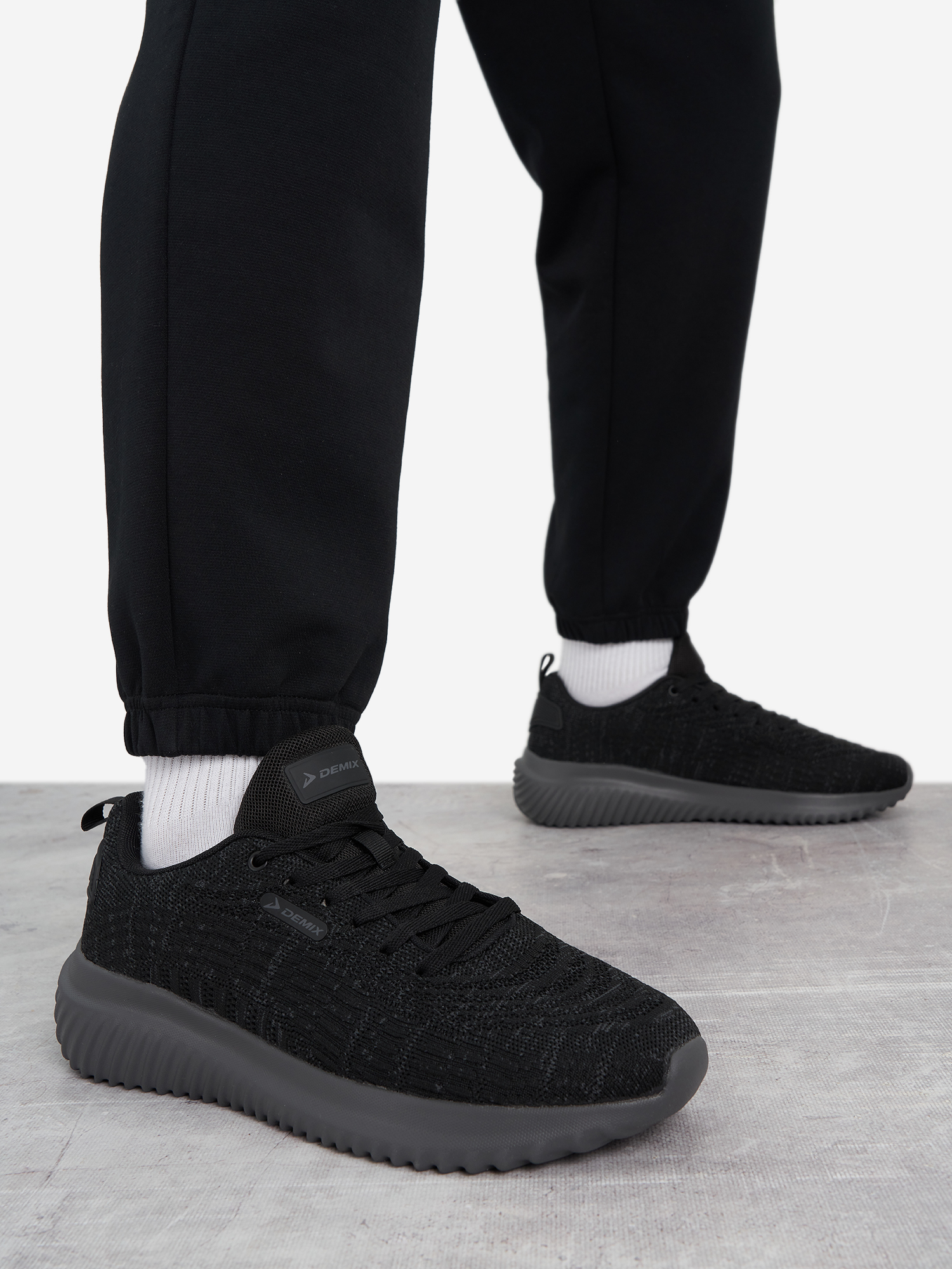 

Кроссовки мужские Demix Tsunami 6, Черный