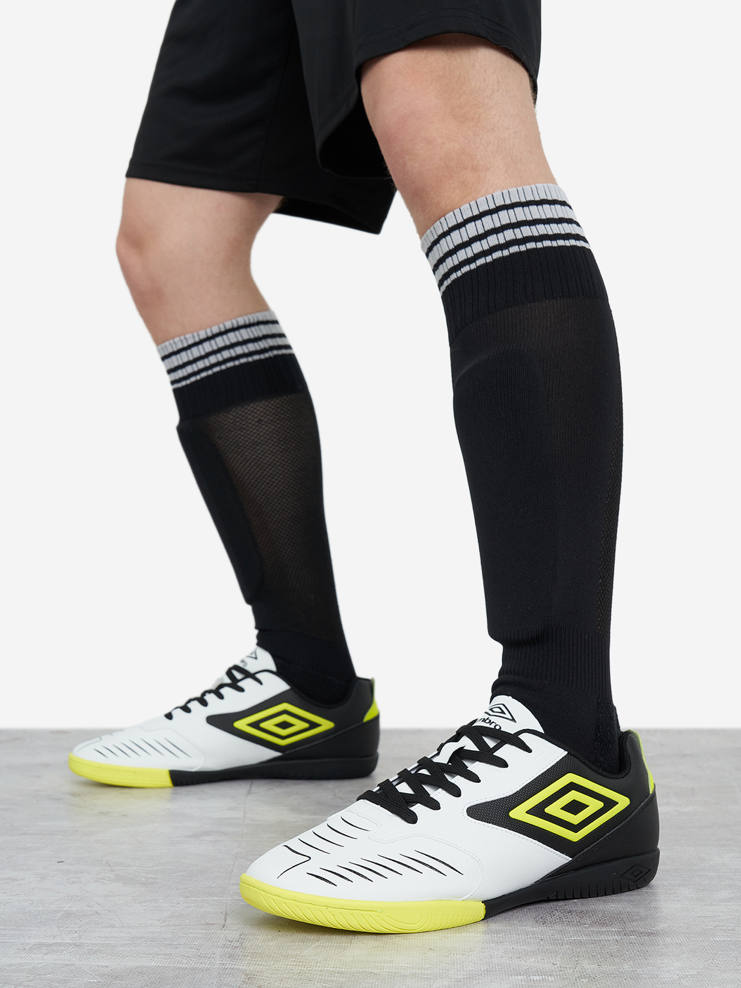 

Бутсы мужские Umbro Point Ic, Белый