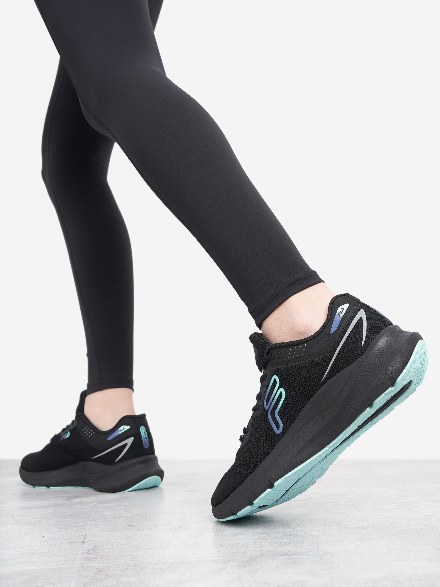 Изображение товара Кроссовки женские FILA Sense Knit