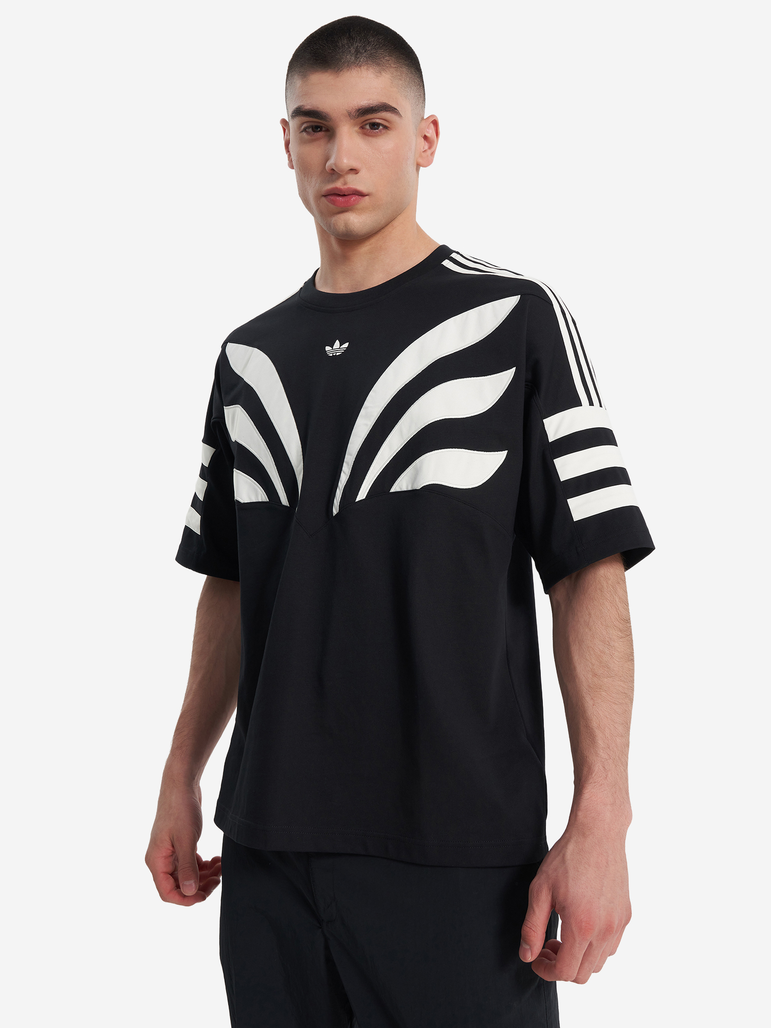 

Футболка мужская adidas Q3, Черный