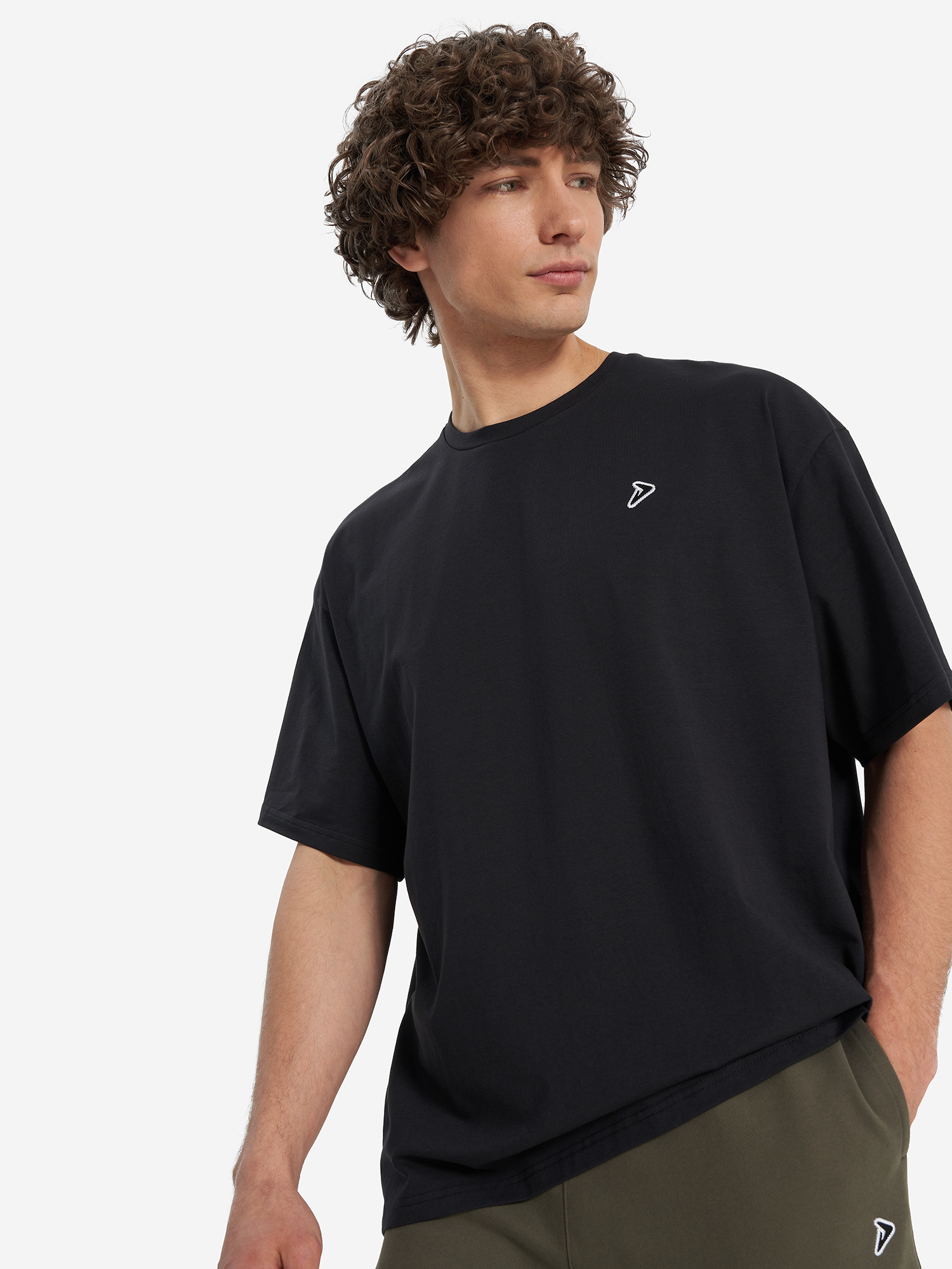 Изображение товара Мужская оверсайз футболка Demix Brand Love Pack черная спортивная для лето и всего сезона