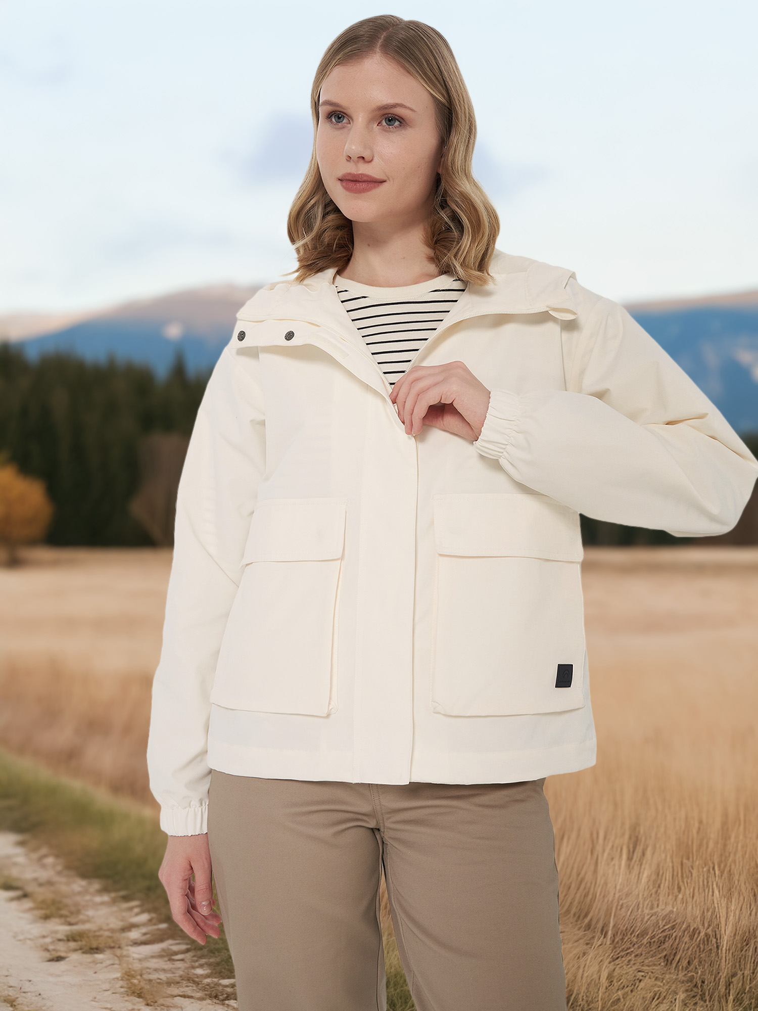 Изображение товара Женская ветровка Outventure короткая водоотталкивающая демисезонная