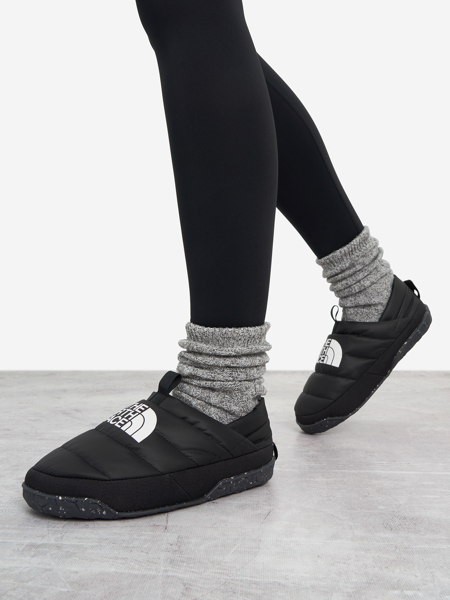 

Слипоны утепленные женские The North Face Nuptse Mule, Черный