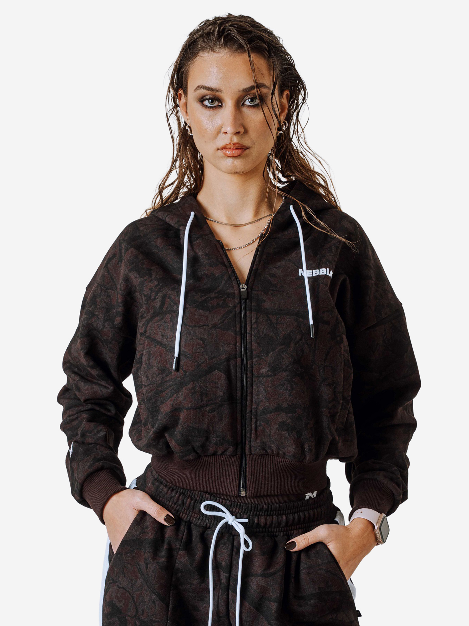 Изображение товара NEBBIA Relaxed Zip Hoodie POWER 895 Dark brown camo женская толстовка