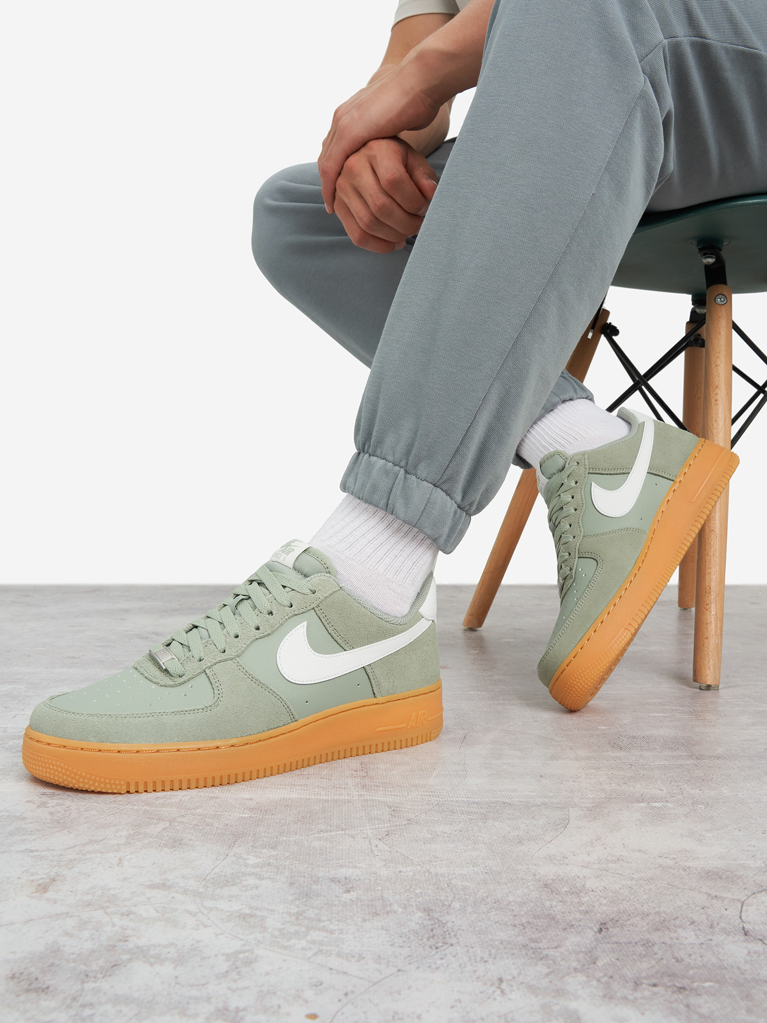 

Кеды мужские Nike Air Force 1 '07 Lv8, Зеленый