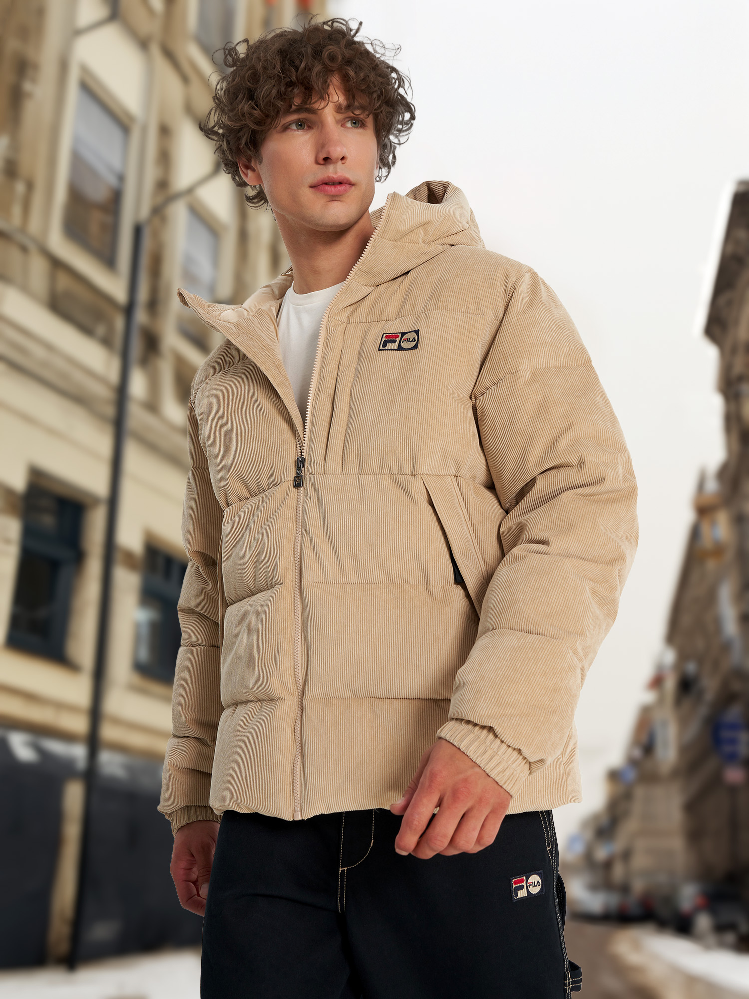 Изображение товара Мужской пуховик FILA для зимних и демисезонных условий короткого покроя