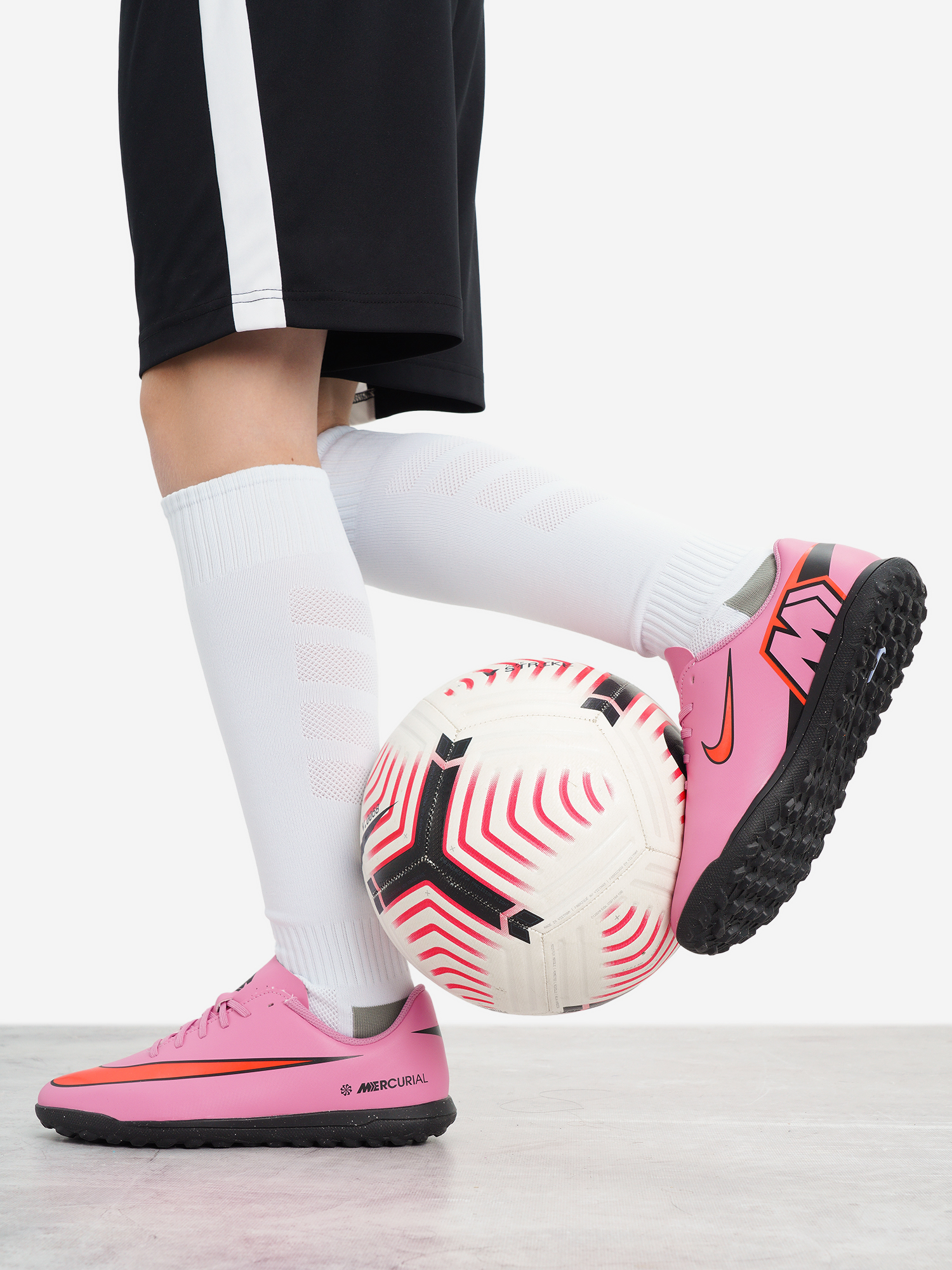 Бутсы Nike Vapor 16 Club Tf, розовый, арт. fq8287n06-600