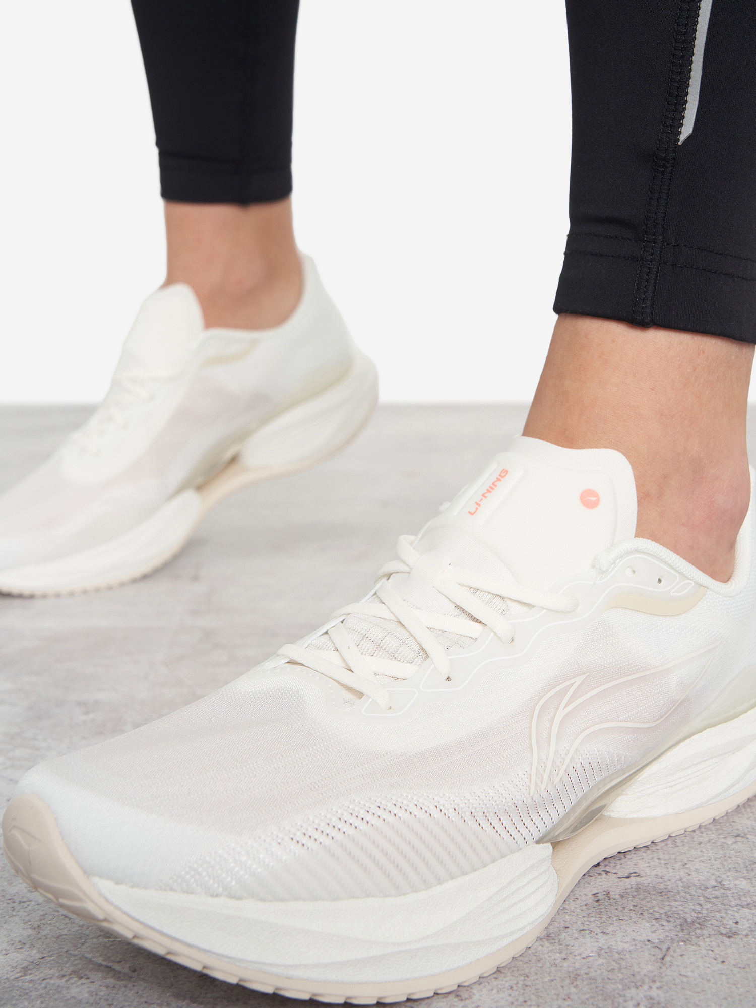 фото Кроссовки женские li-ning superlight 22, белый