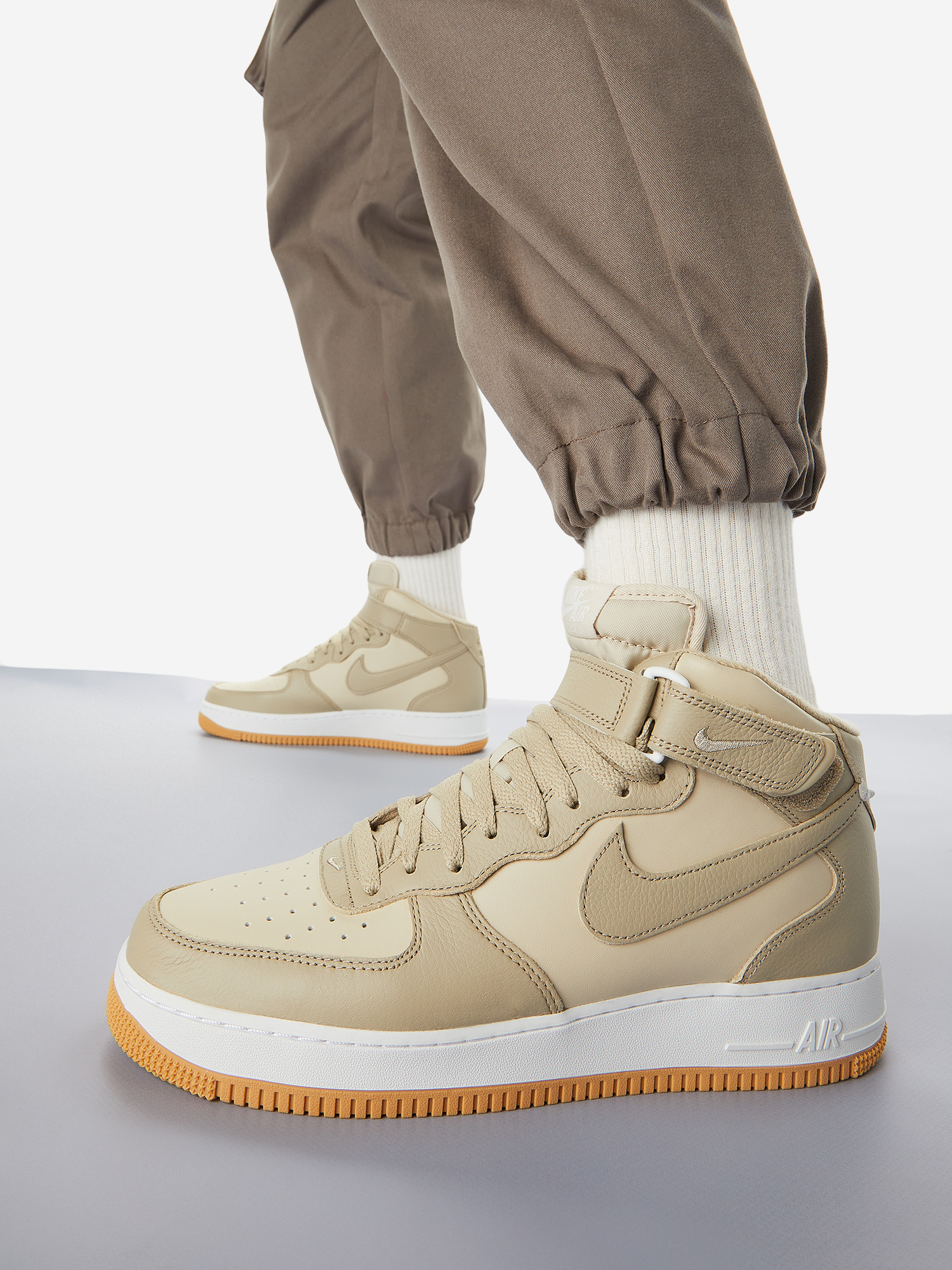 

Кеды мужские Nike Air Force 1 Mid '07 LX, Бежевый