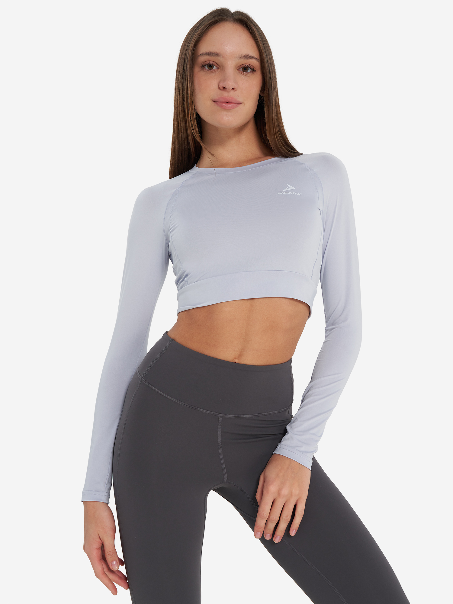 Изображение товара Женский укороченный лонгслив Demix для фитнеса, Сиреневый Изображение товара Женский укороченный лонгслив Demix для фитнеса, Сиреневый