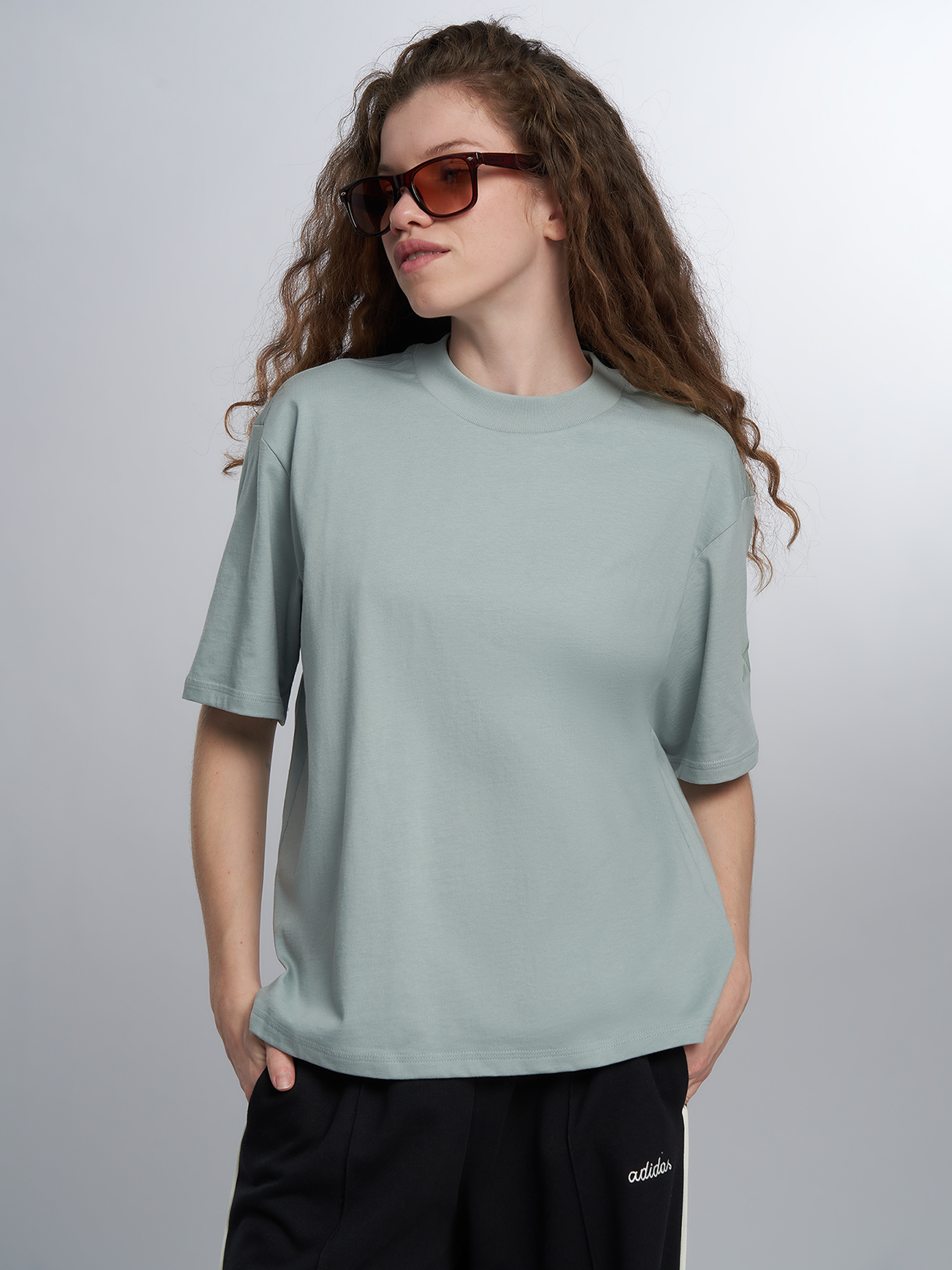 Изображение товара Adidas Женская футболка с логотипом 100 хлопок свободного кроя