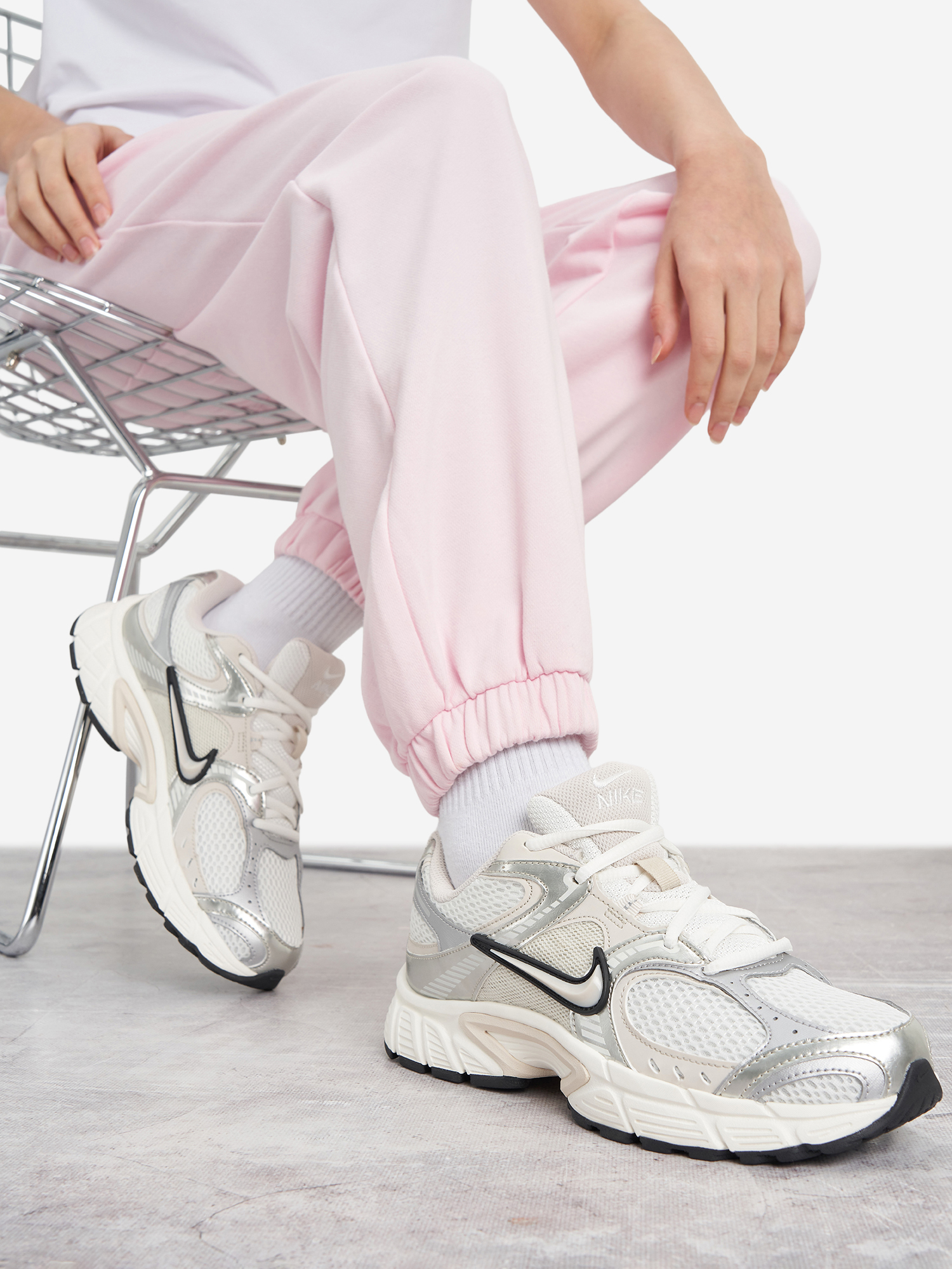 

Кроссовки женские Nike V5 Rnr, Бежевый