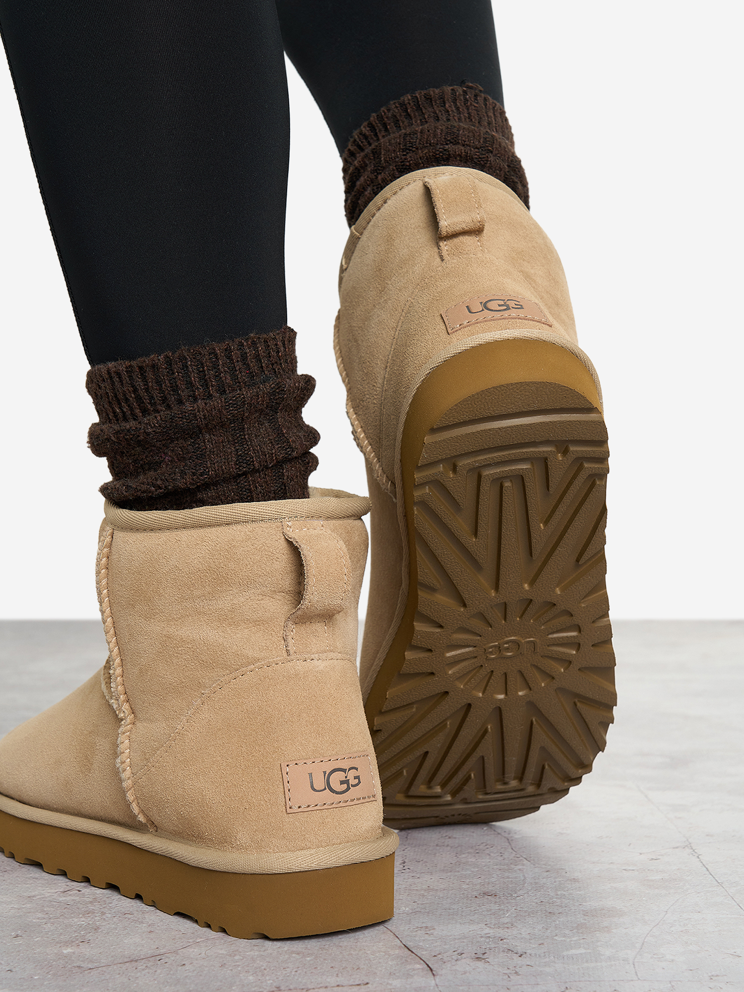 фото Угги женские ugg classic mini ii, бежевый