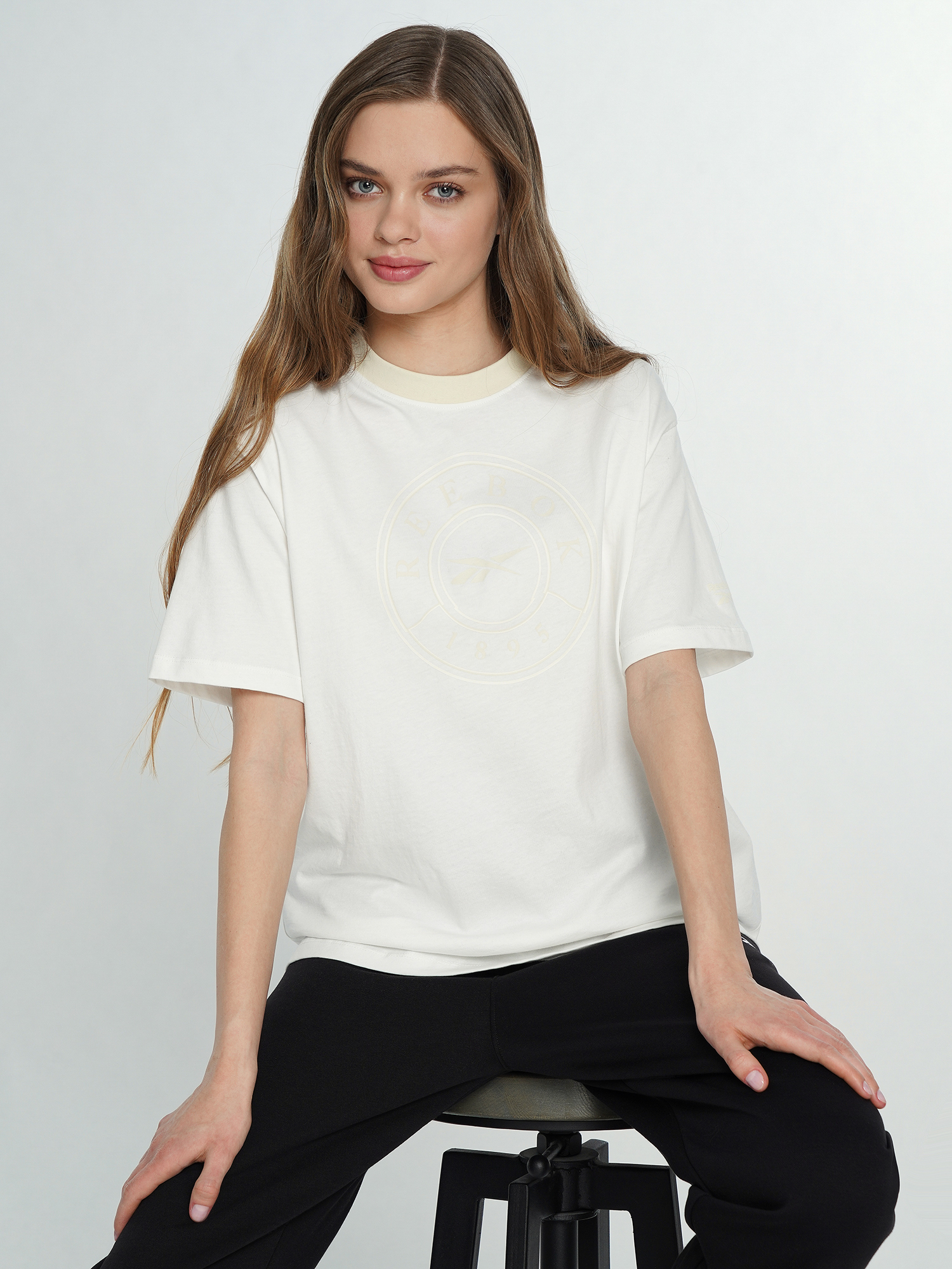 

Футболка женская Reebok Lawn Club, Бежевый