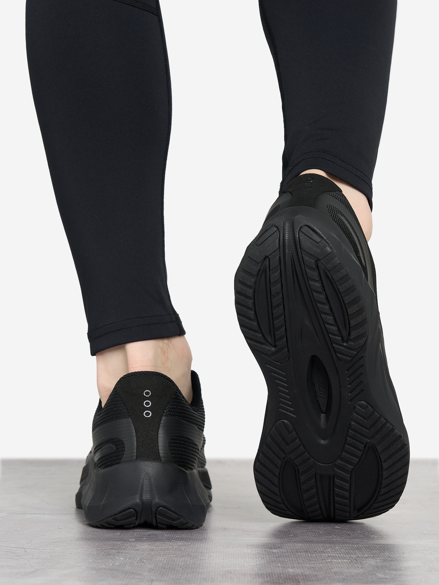 фото Кроссовки мужские saucony tide 2, черный