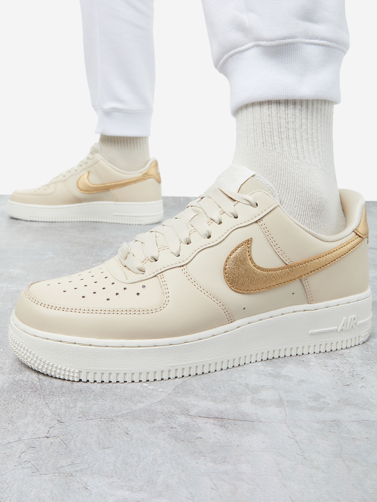 

Кеды женские Nike Air Force 1 '07, Бежевый