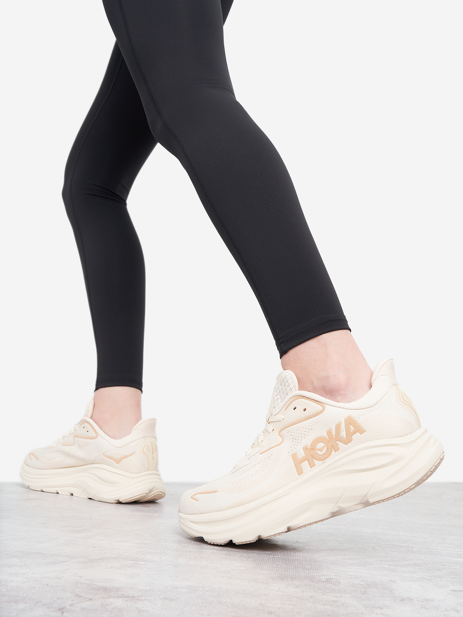 

Кроссовки женские Hoka One One Clifton 10, Бежевый