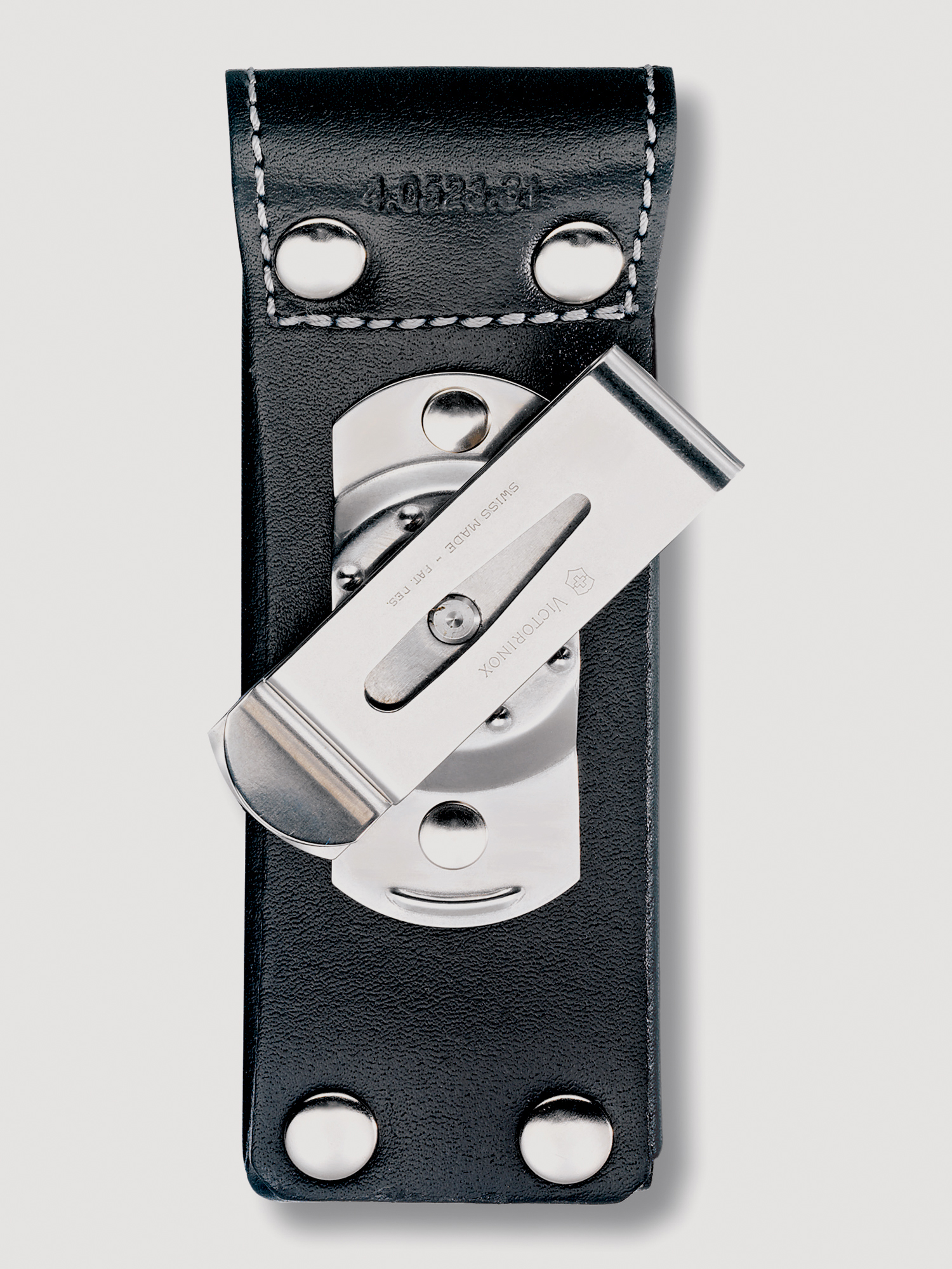 Чехол на ремень VICTORINOX для ножей 111 мм толщиной 3 уровня, с поворотной клипсой, кожаный, чёрный, Черный ремень чехол miggo для зеркальных камер серая галька