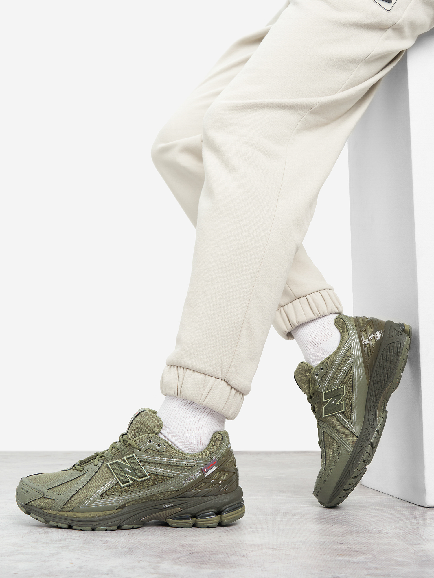 Кроссовки мужские New Balance 1906 Зеленый 22399₽