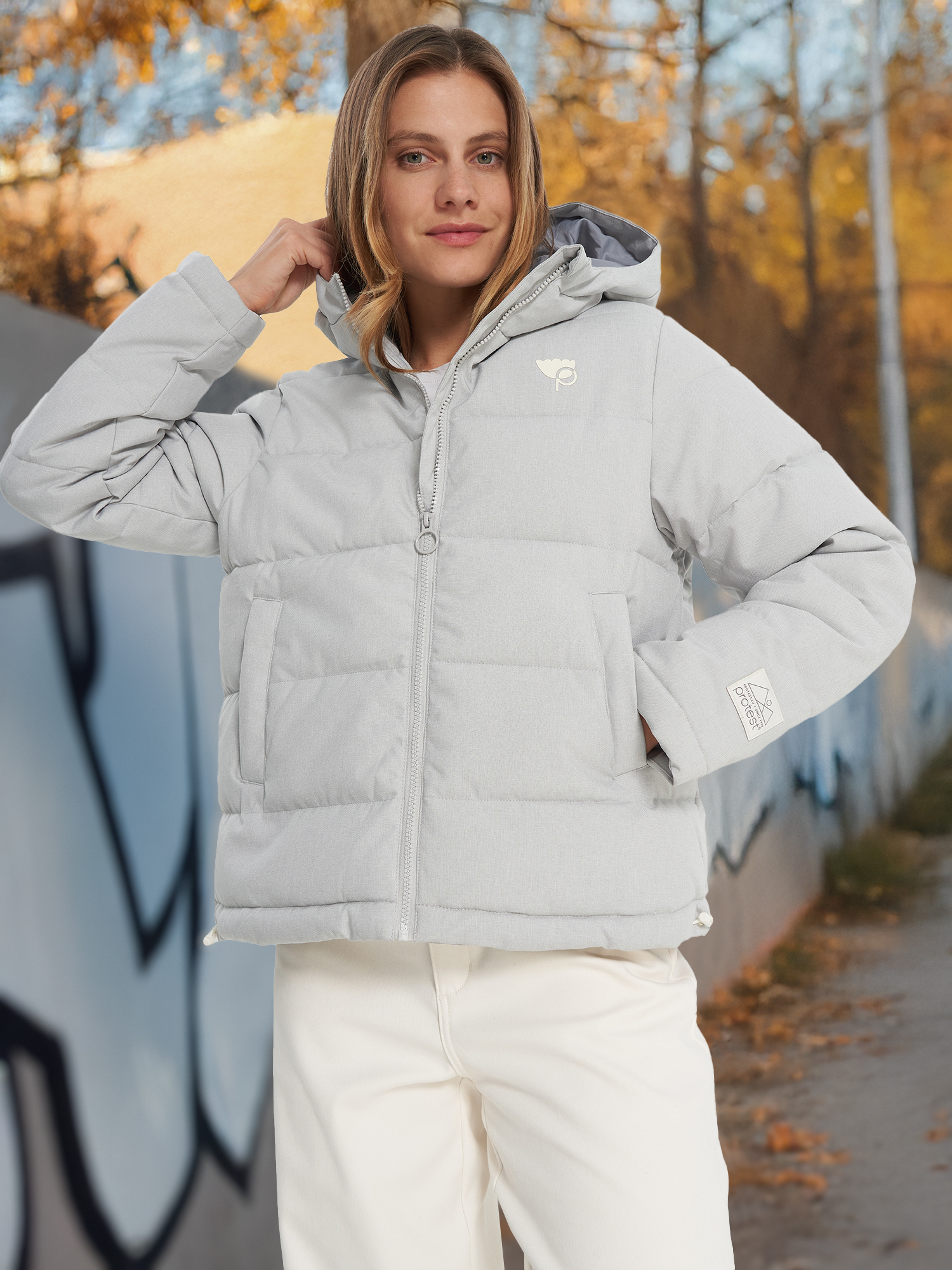Пуховик женский Protest Серый 9999₽