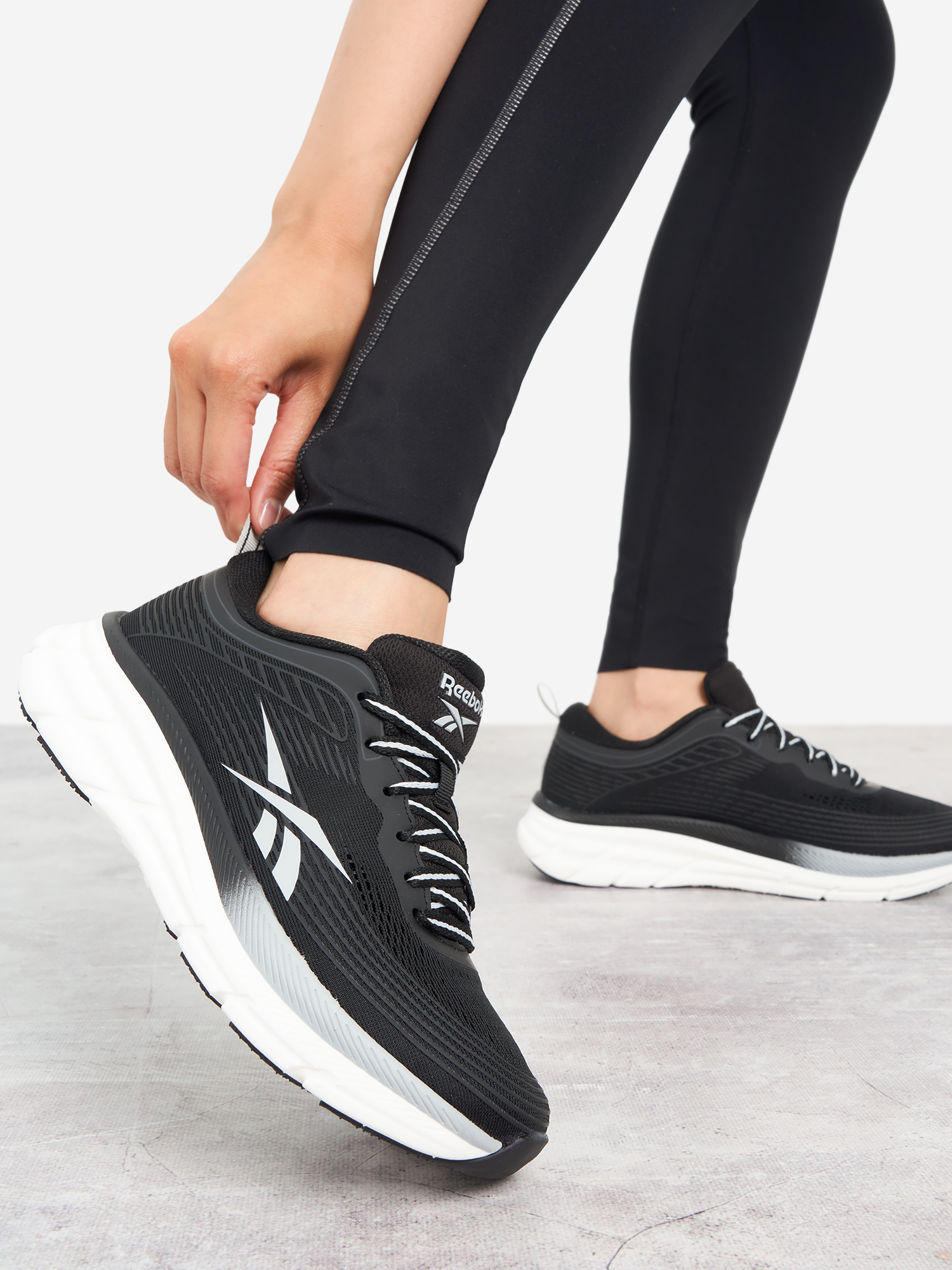 

Кроссовки женские Reebok Road Strider, Черный