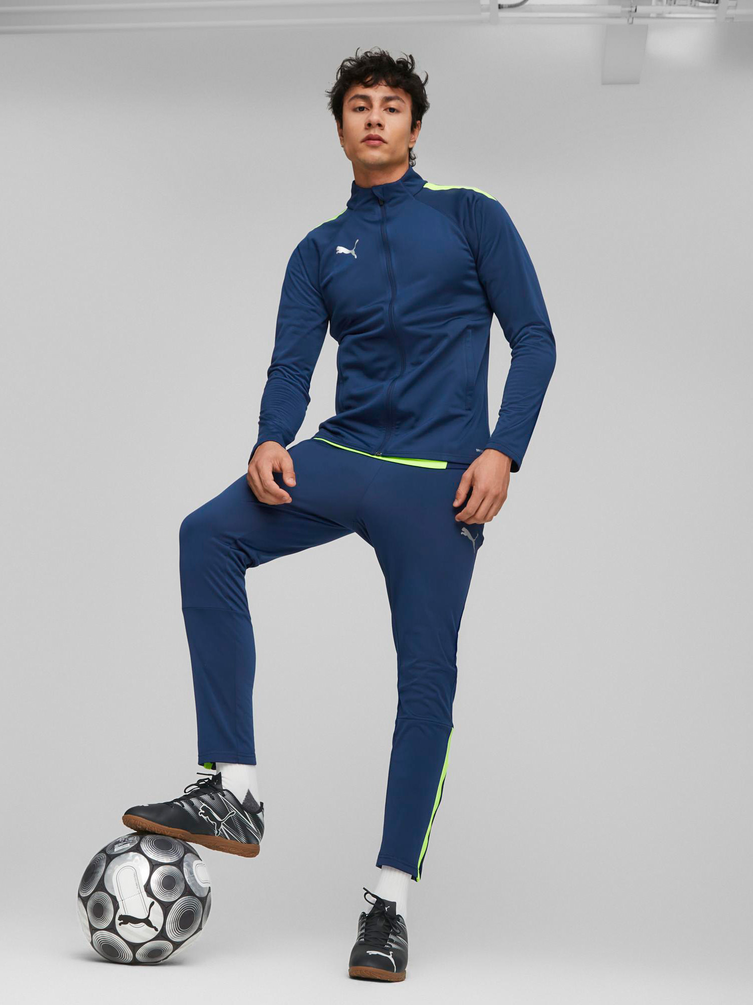 фото Бутсы мужские puma attacanto it, черный