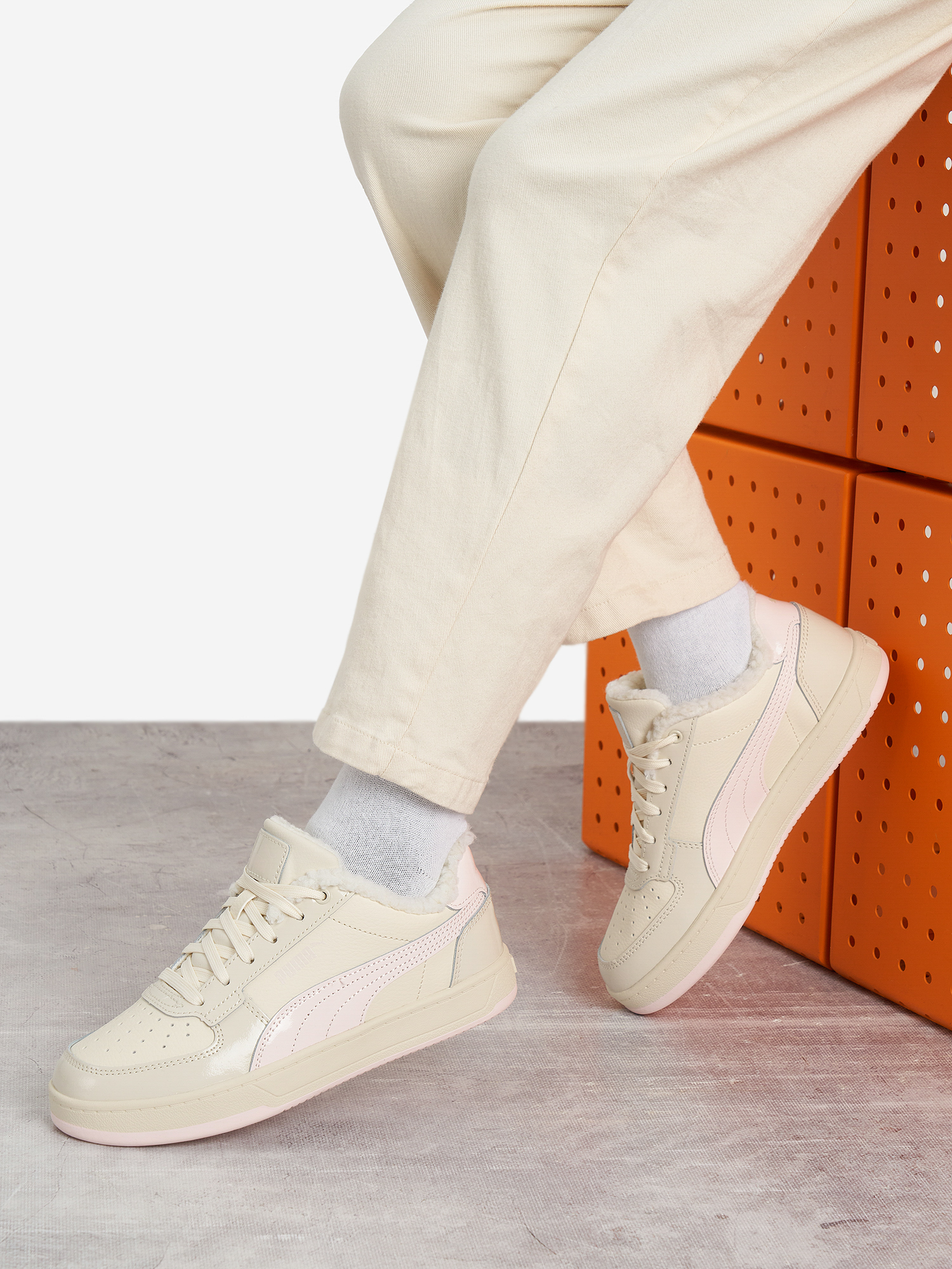 Изображение товара Кеды утепленные для девочек Puma Caven 2.0 Patent WTR зимние спортивные