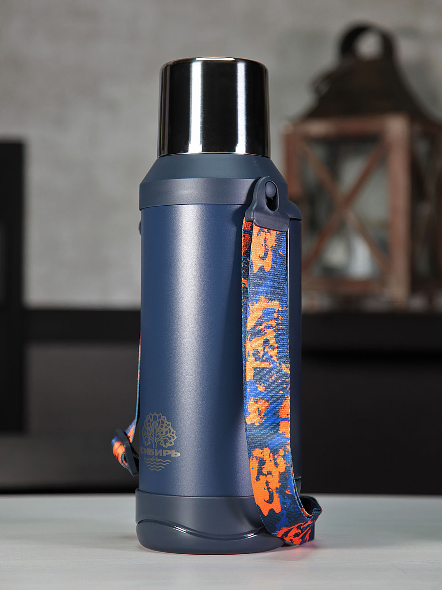 Изображение товара Термос 1.8л СИБИРЬ "Синий лен" с плечевым ремнем
