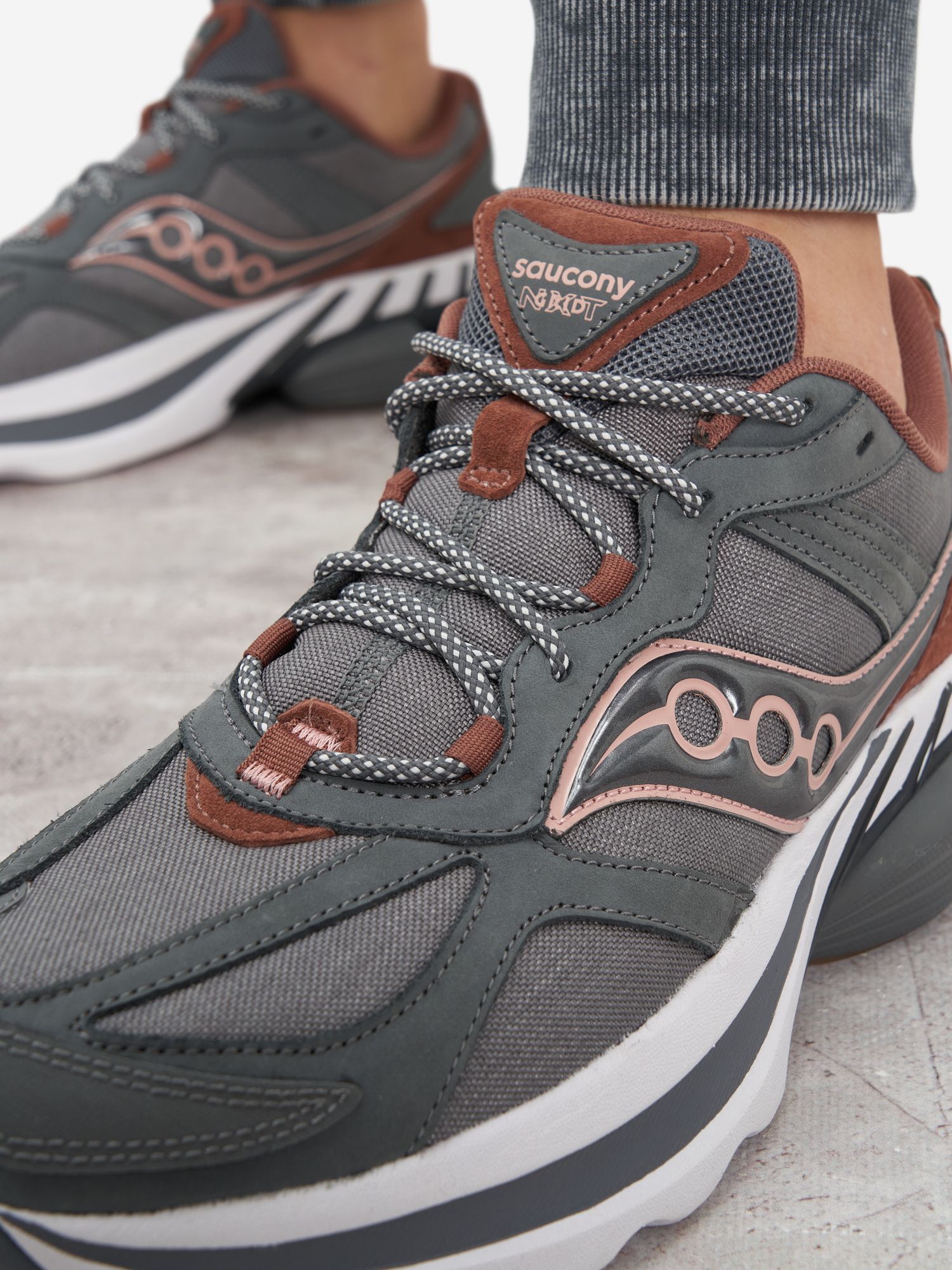 фото Кроссовки мужские saucony grid nxt, серый