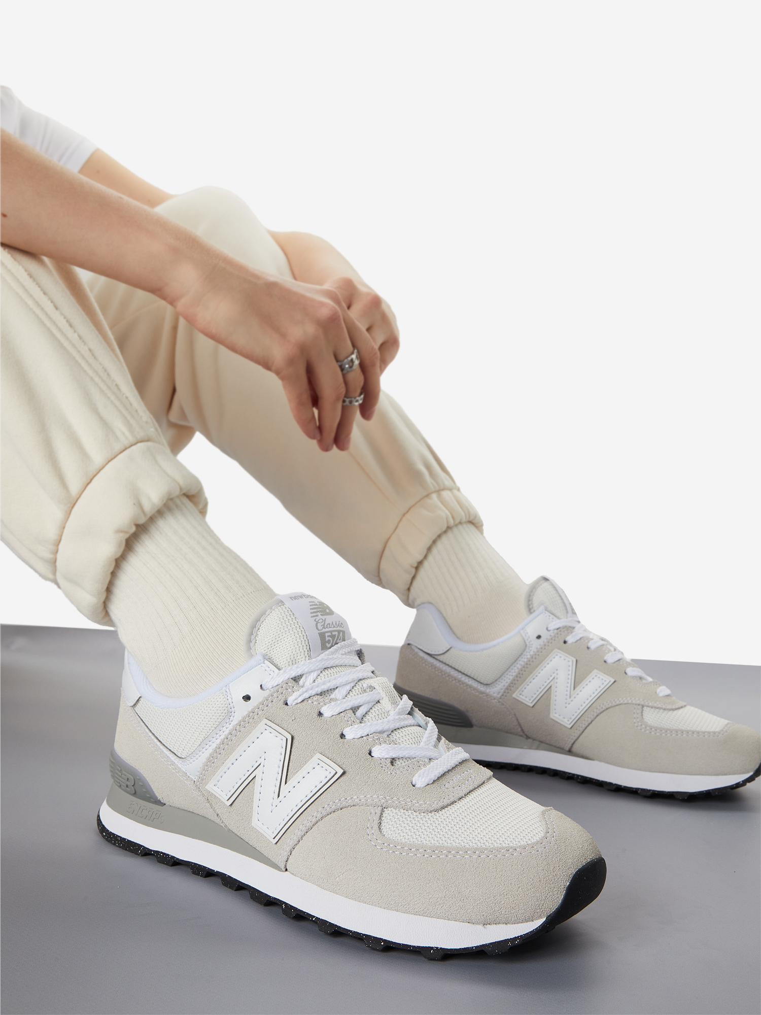 

Кроссовки женские New Balance 574v3, Серый