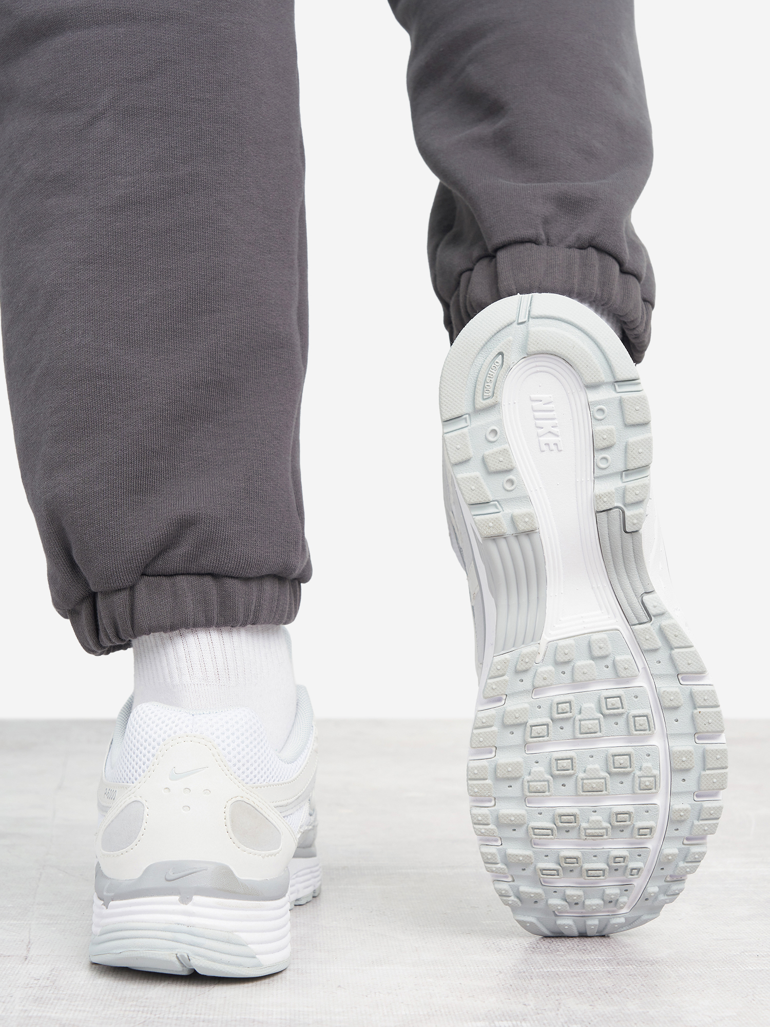 фото Кроссовки женские nike p-6000, белый