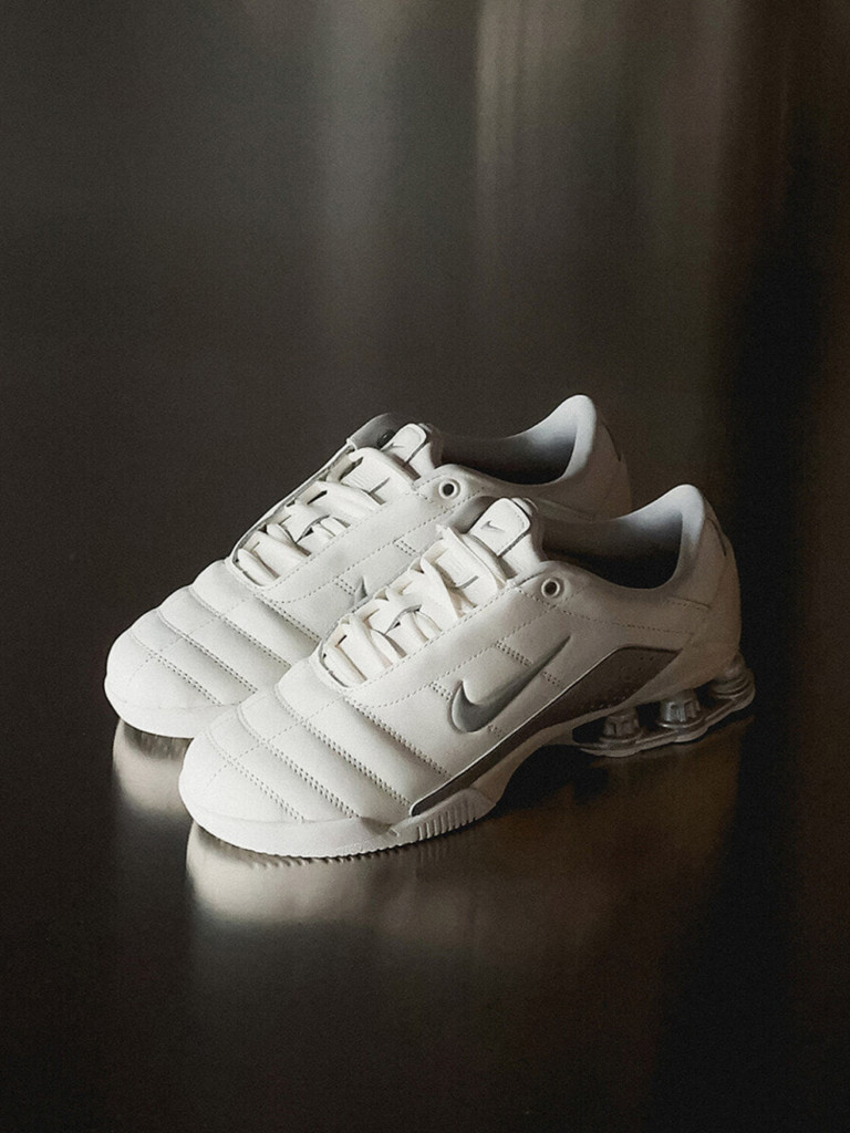 Кроссовки Nike Wmns Total 90 Shox Magia