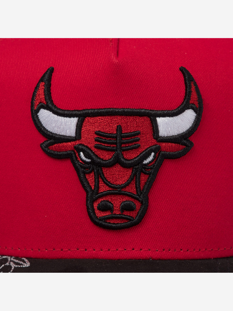 Бейсболка MITCHELL NESS HP11495-CBURED1 Chicago Bulls NBA