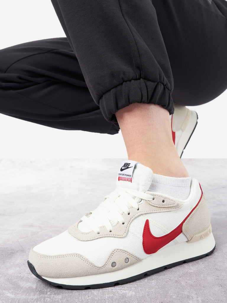 Кроссовки женские Nike Venture Runner