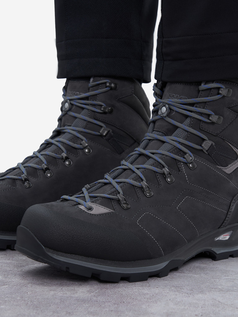 Ботинки мужские Lowa Santiago GTX