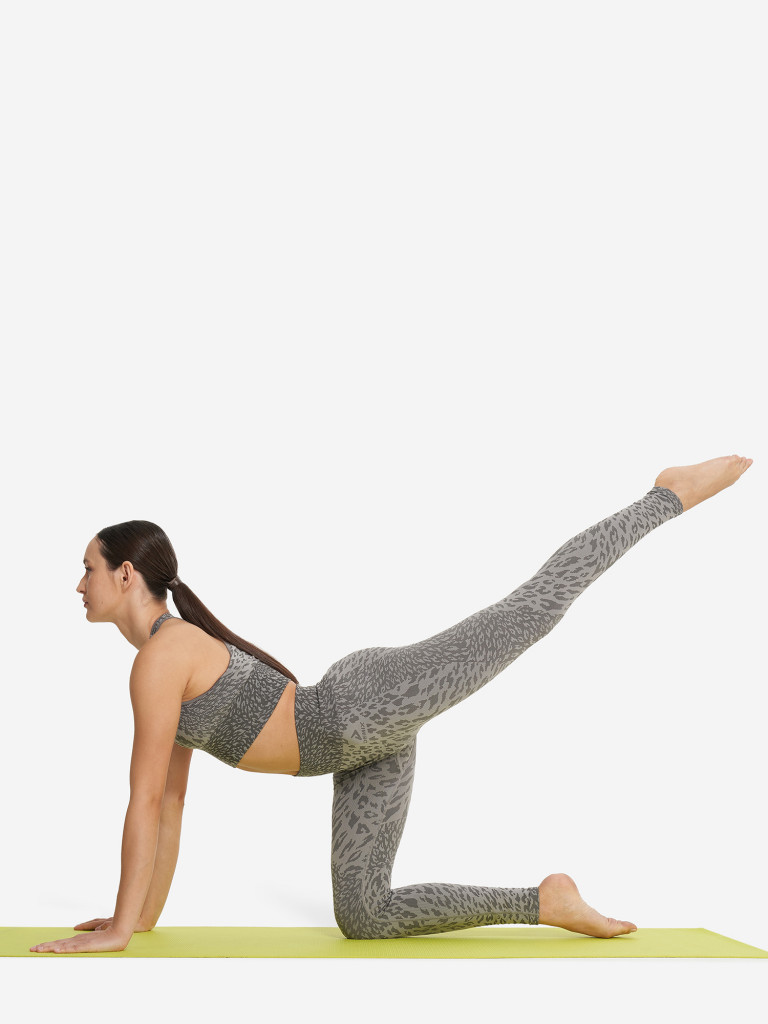Легинсы женские Demix HighFlow Yoga Seamless Gfx
