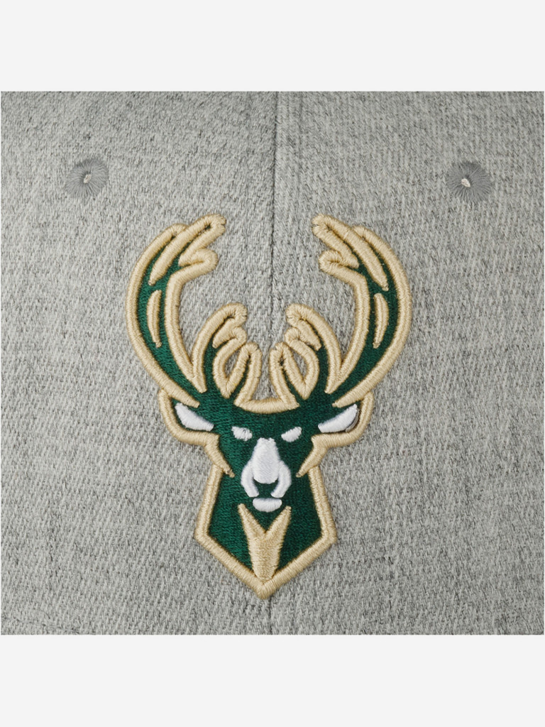 Бейсболка MITCHELL NESS HHSS3273-MBUYYPPPGYHT Milwaukee Bucks NBA (серый)