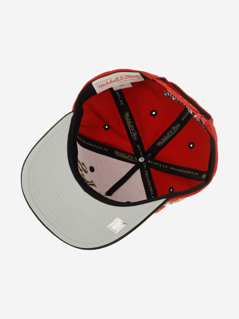 Бейсболка MITCHELL NESS HP8180-CBURED1 Chicago Bulls NBA (красный)