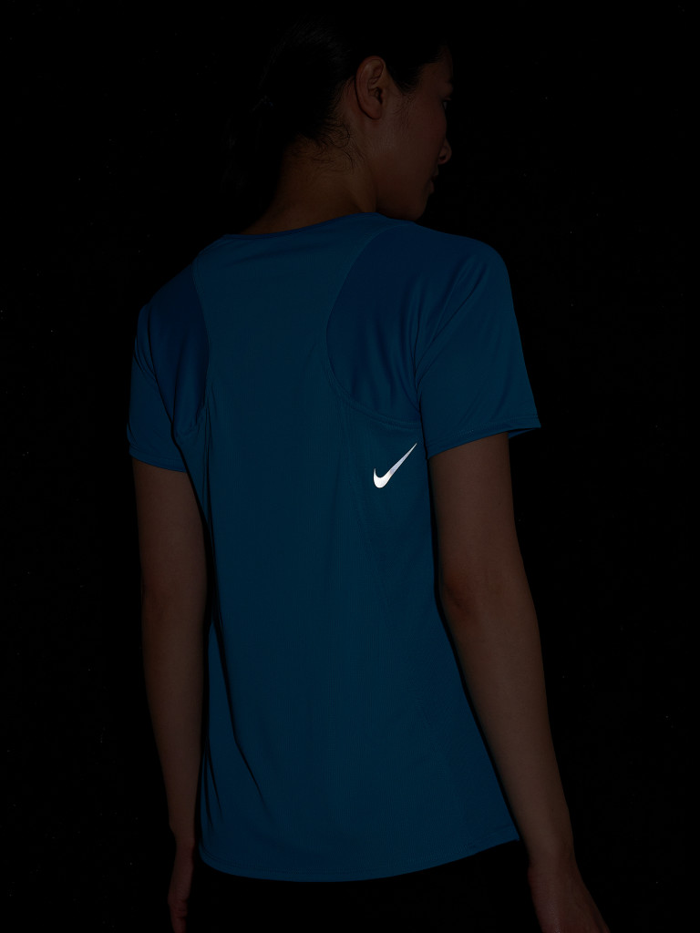Футболка женская Nike Fast