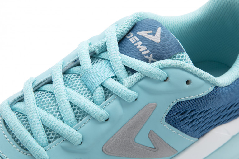 Кроссовки женские Demix Compact II