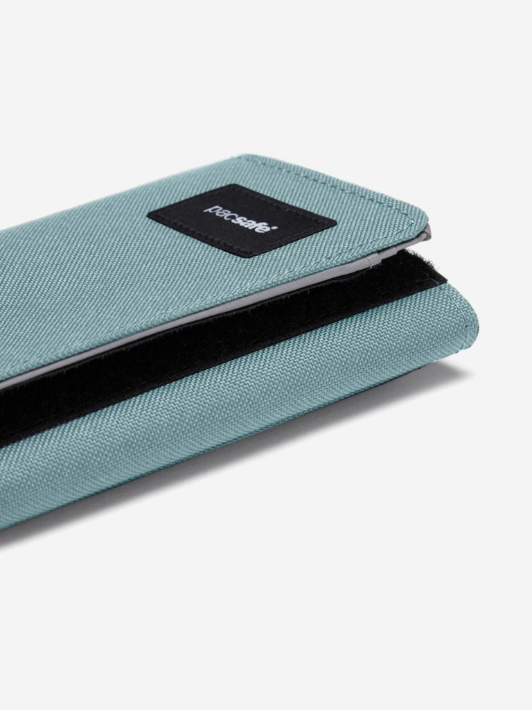 Кошелек антивор Pacsafe RFIDsafe trifold wallet, Fresh Mint