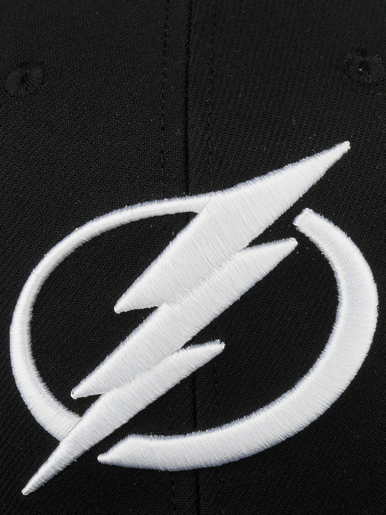 Бейсболка MITCHELL NESS HHSS6743-TBLYYPPPBLCK Tampa Bay Lightning NHL (черный)