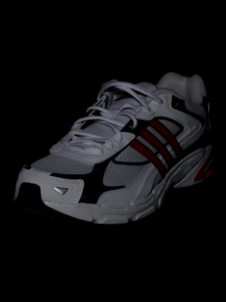Кроссовки adidas Response Classic