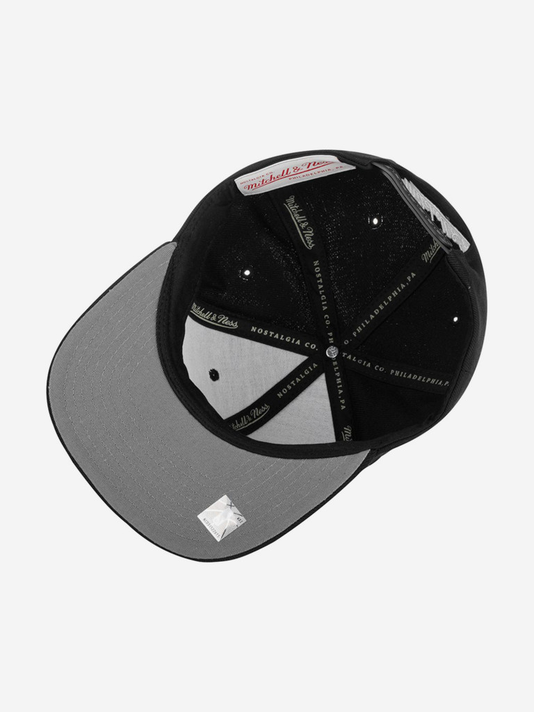 Бейсболка с прямым козырьком MITCHELL NESS HHSS3256-TRAYYPPPBLCK Toronto Raptors NBA