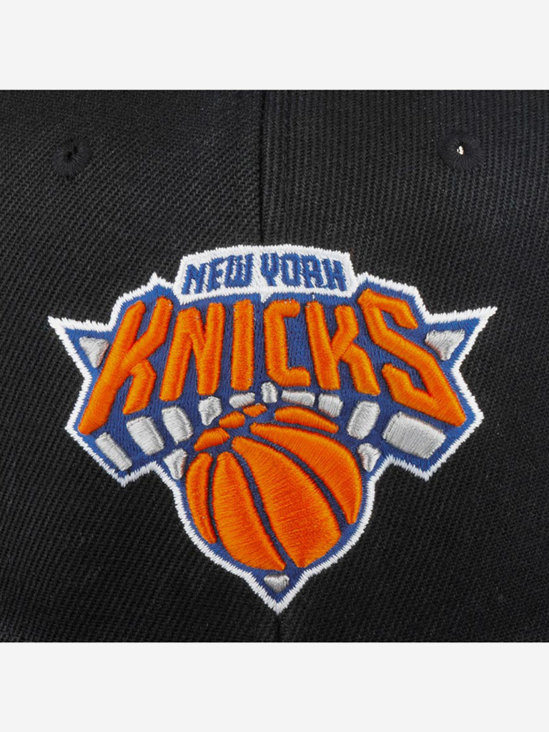 Бейсболка с прямым козырьком MITCHELL NESS 6HSSJS19078-NYKBLCK New York Knicks NBA