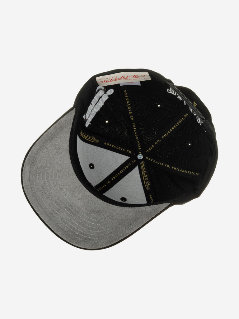 Бейсболка MITCHELL NESS HHSS6580-CBUYYPPPBLCK Chicago Bulls NBA (черный)